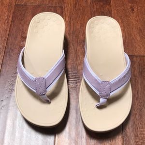 New in Box Vionic Mauve Pacific Hightide Sandals Size 8 Wide